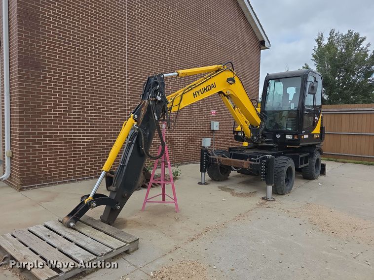 Hyundai ROBEX55W7A wheeled excavator - NF9668
