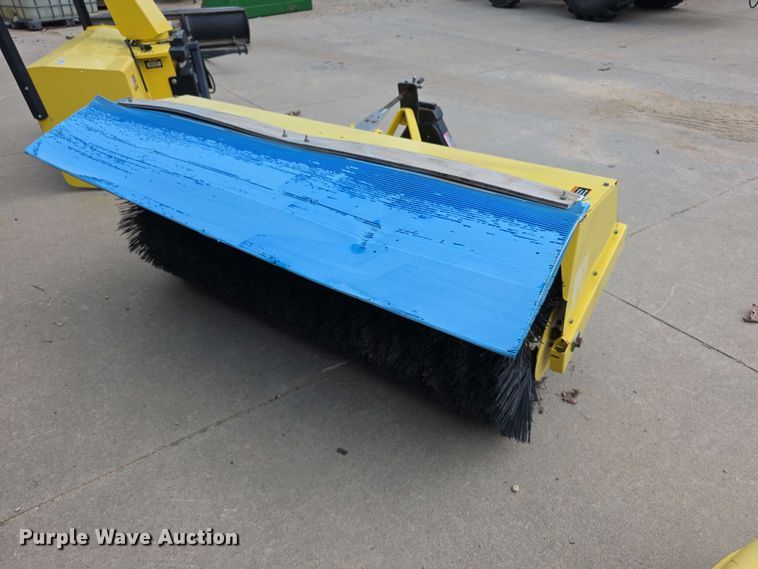 Farm Equipment For Sale Near Manhattan | Purple Wave Auction