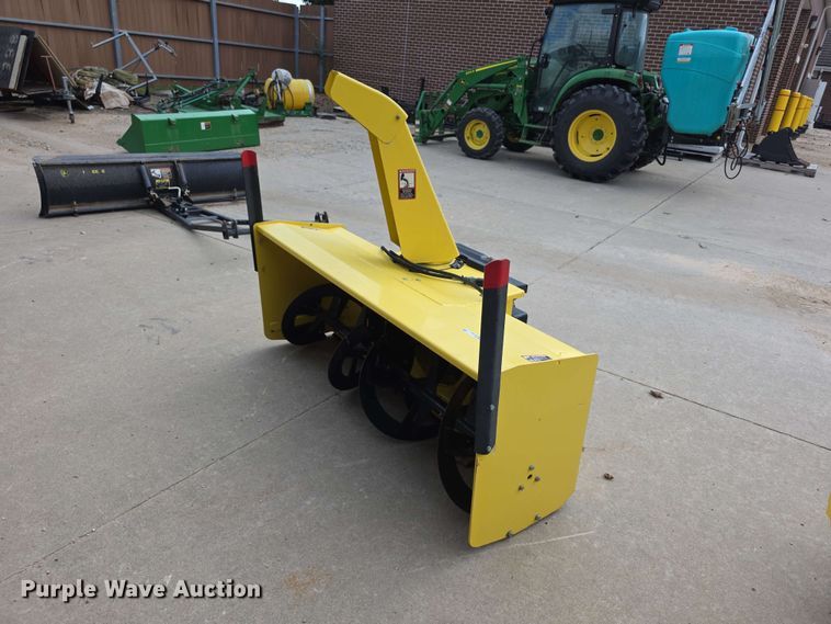 John Deere snow blower - NF9671