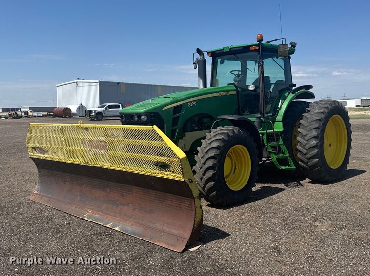 John Deere 8330 MFWD tractor - DY3273