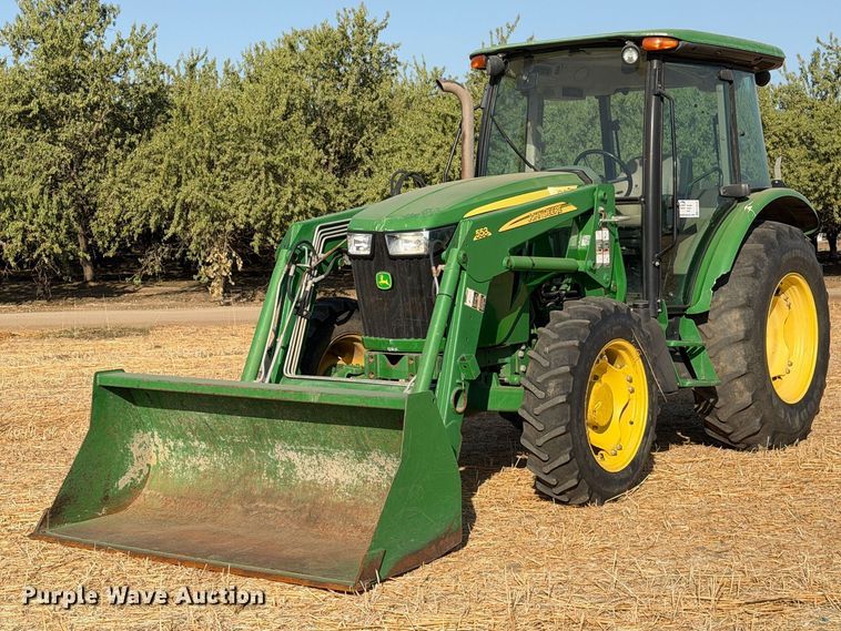 2012 John Deere 5085M MFWD tractor - EA0036