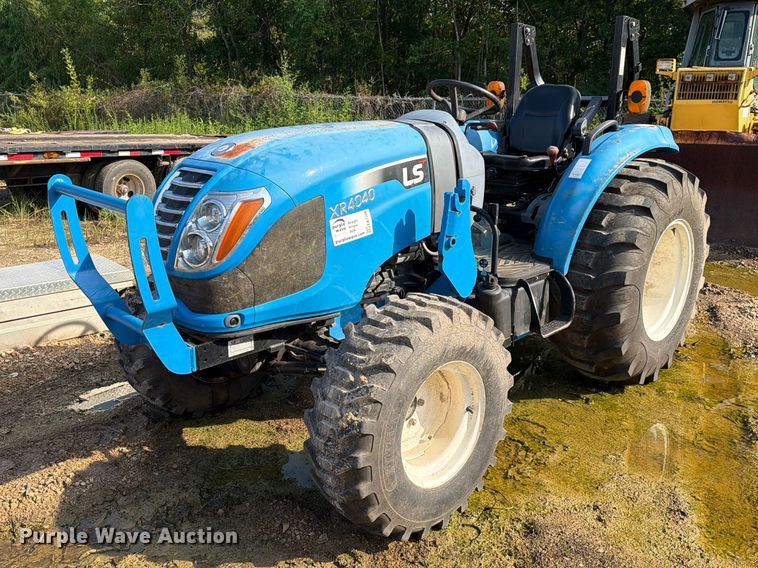 2013 LS XR4040 MFWD tractor - EA7369
