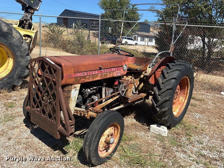 Massey-Ferguson 135 tractor - ES8114