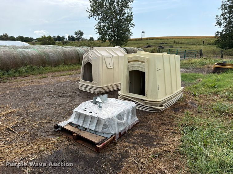 Livestock huts - EW5038