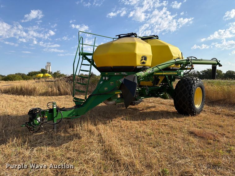 John Deere 1910 air commodity cart - EW8832