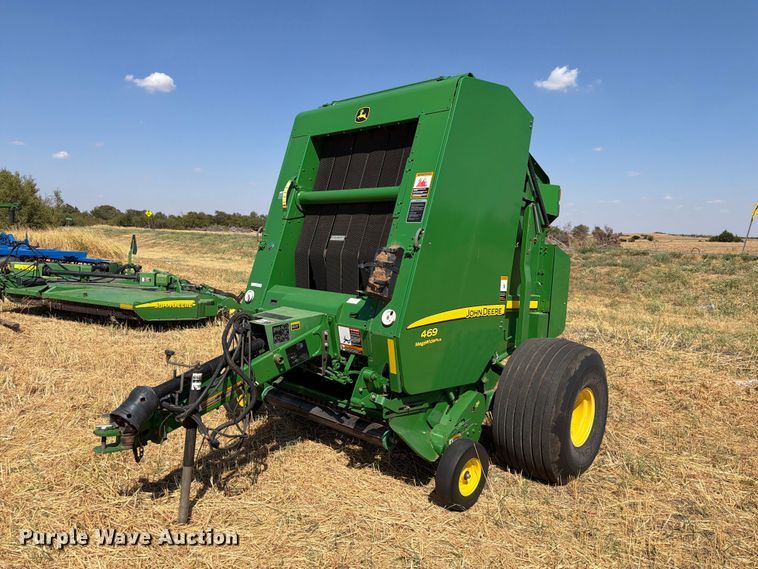 2013 John Deere 469 round baler - EW8833
