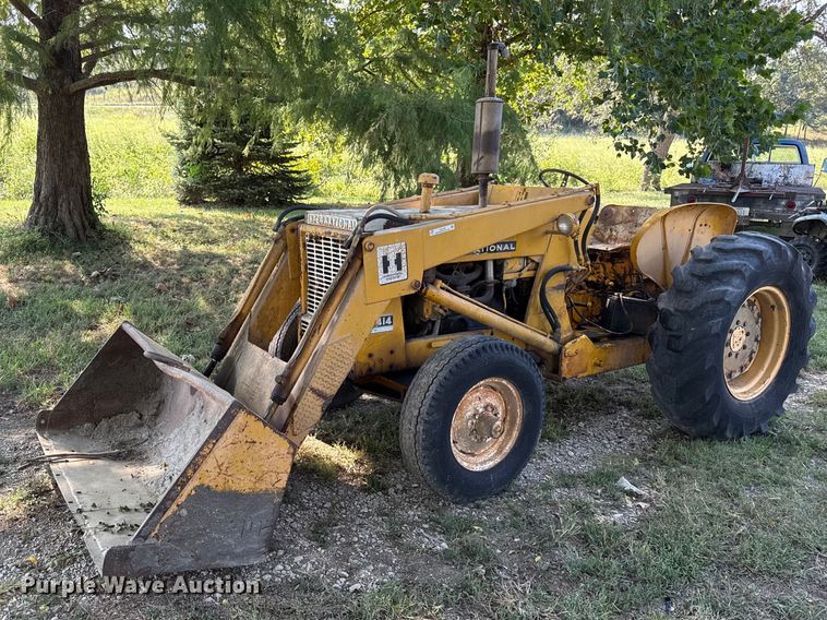 International 3414 tractor - EX2233