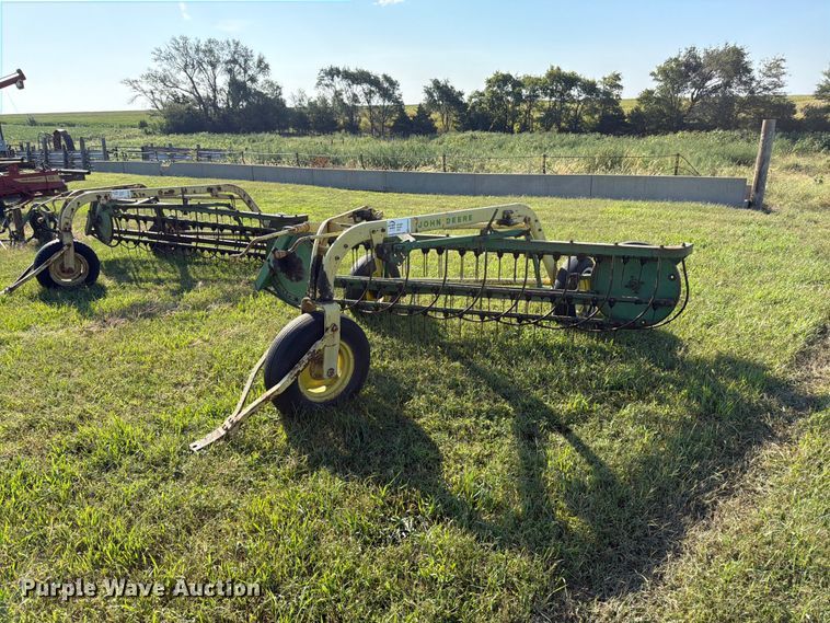 John Deere 640 hay rake - FK3445