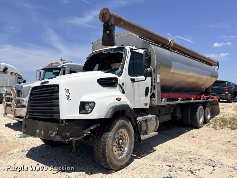 2024 Freightliner 114SD feed delivery truck - YA4524