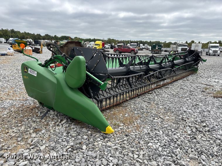 2017 John Deere 630FD Hydraflex flex draper head - YA5175