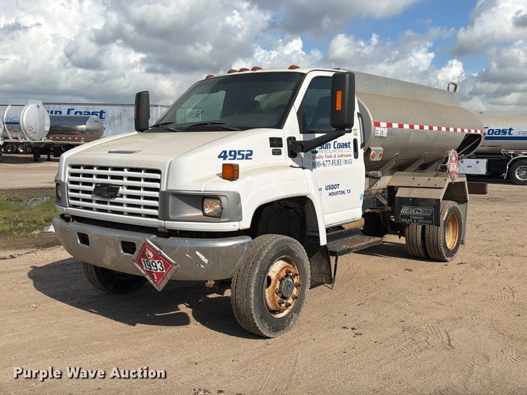 2005 Chevrolet C4 Fuel Truck - EA7334