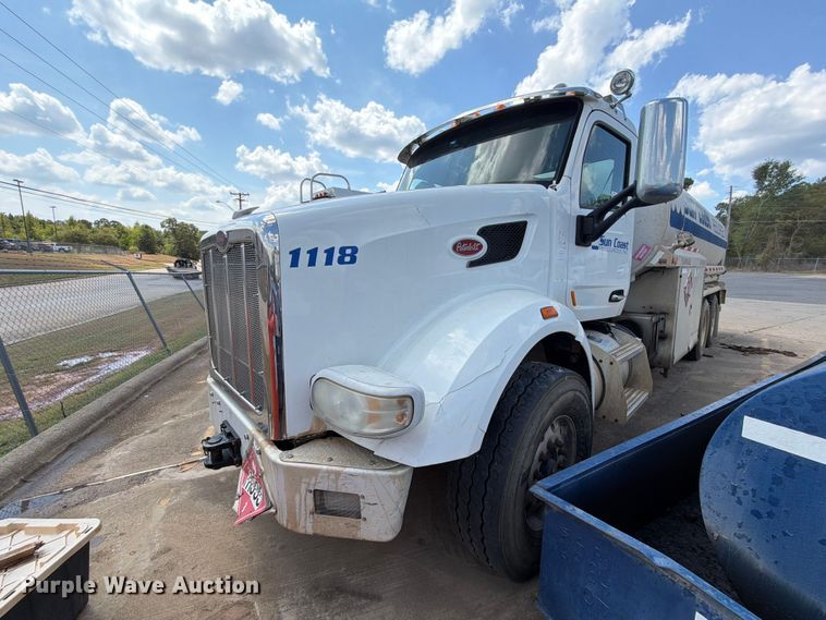 2015 Peterbilt 567 fuel truck - EA7368
