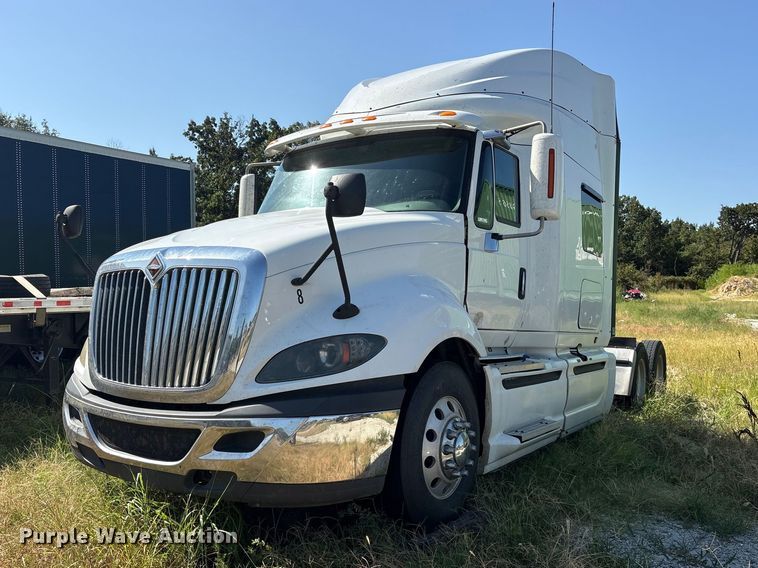 2015 International ProStar 122 semi truck - ET0404