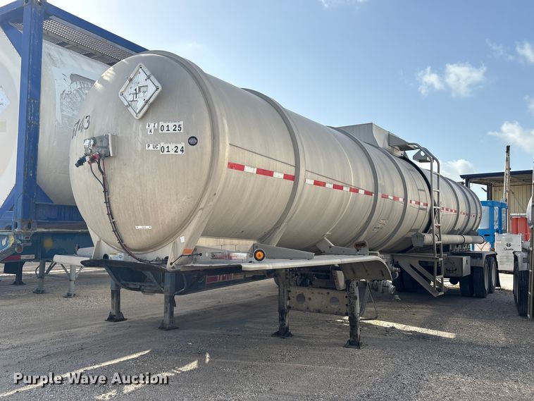 2013 Heil Trailer International fuel trailer - EU0816
