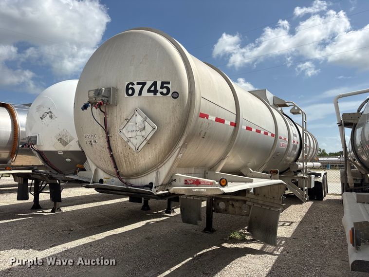 2013 Heil Trailer International fuel tank - EU0822