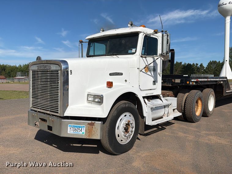 1991 Freightliner Long Conv. semi truck - EU0886