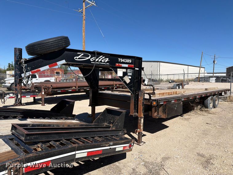 2009 Delta Manufacturing  FS equipment trailer - EW2237