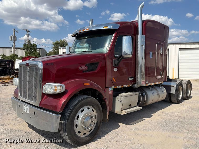 2020 Peterbilt 567 semi truck - EW8844