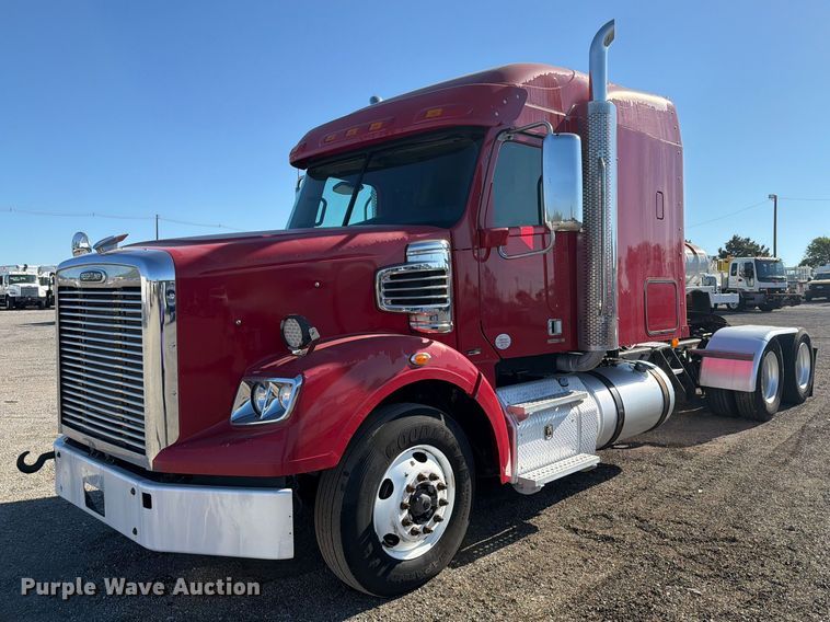 2011 Freightliner Coronado SD semi truck - FB5128