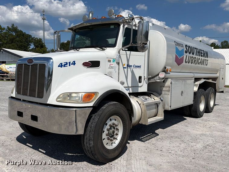2016 Peterbilt 348 fuel truck - FB8313