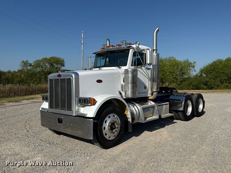 2004 Peterbilt 378 semi truck - FC4299