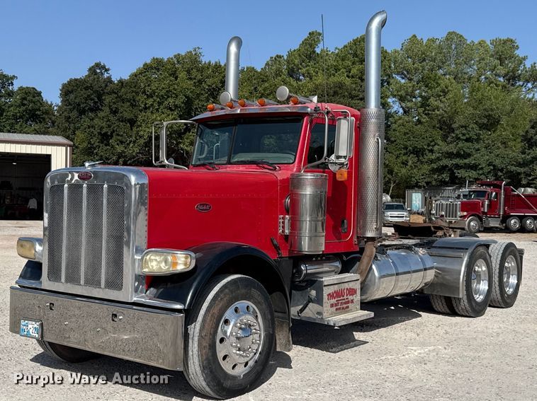 2008 Peterbilt 389 semi truck - FC4356