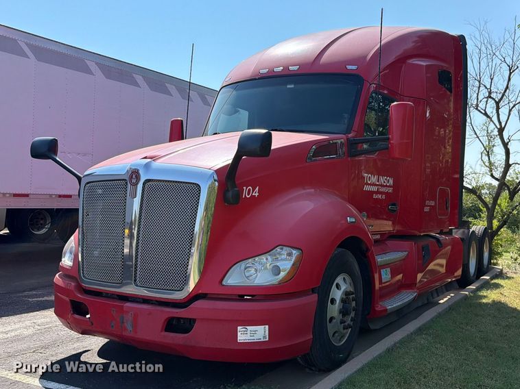 2018 Kenworth T680 semi truck - FH6376