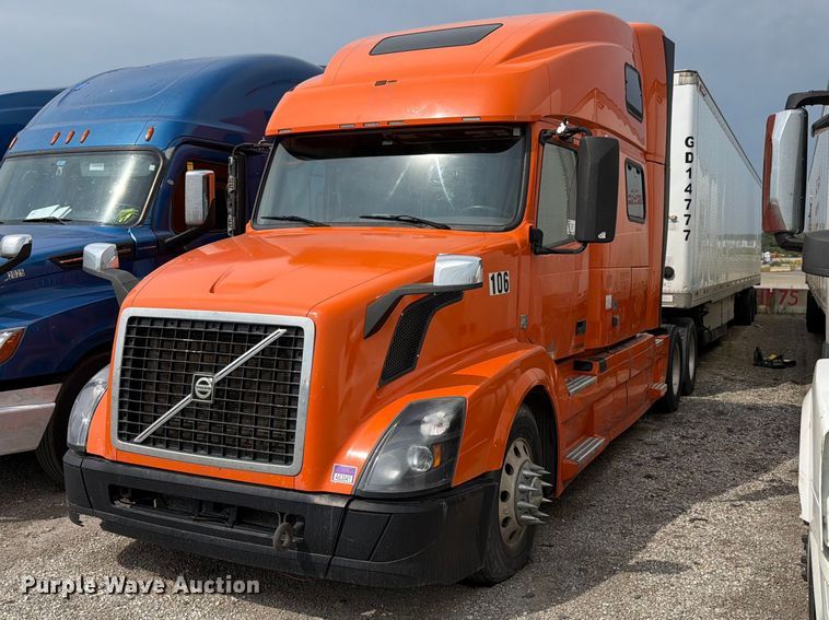 2016 Volvo VNL semi truck - FK4160