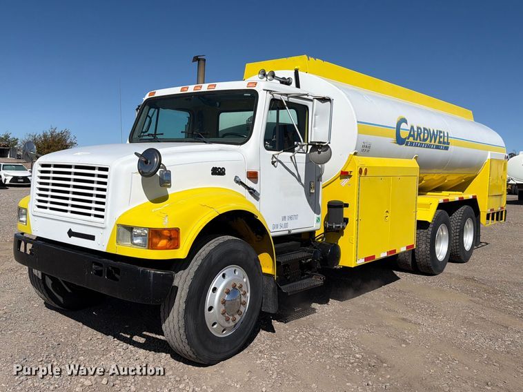 1999 International F4900 fuel truck - FK4636