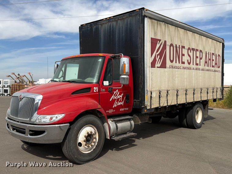 2003 International MA025 side curtain box truck - FK4666