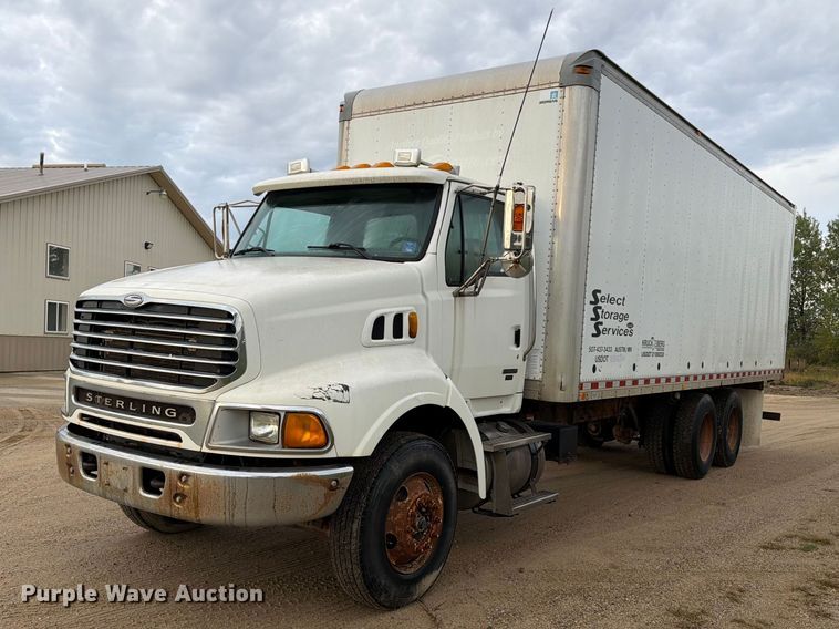 2005 Sterling L8500 box truck - FT8104