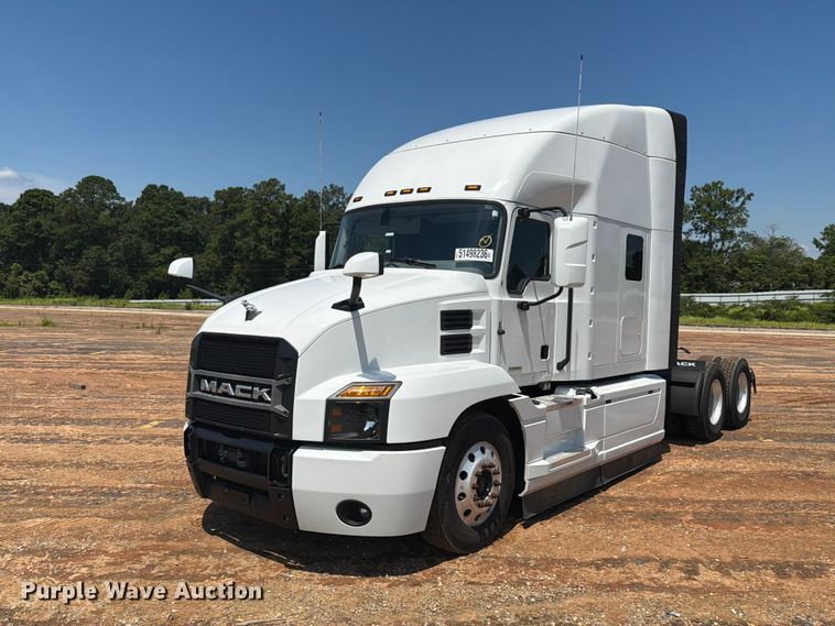 2023 Mack Anthem semi truck - YA3388