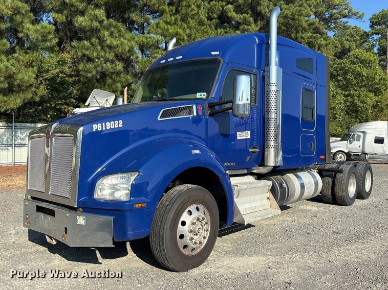 2019 Kenworth T880 semi truck - YA3774