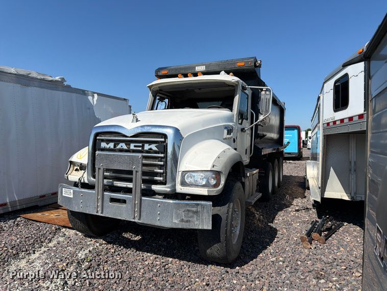 2020 Mack Granite dump truck - YA4103