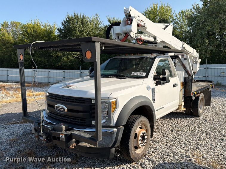 2018 Ford F550 Super Duty bucket truck - YA4883