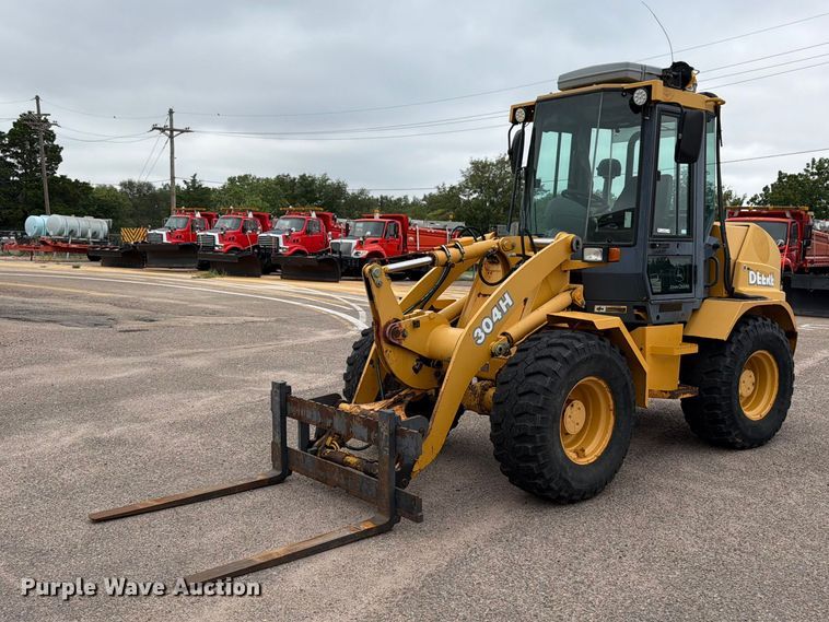 2003 John Deere 304H wheel loader - DY3313