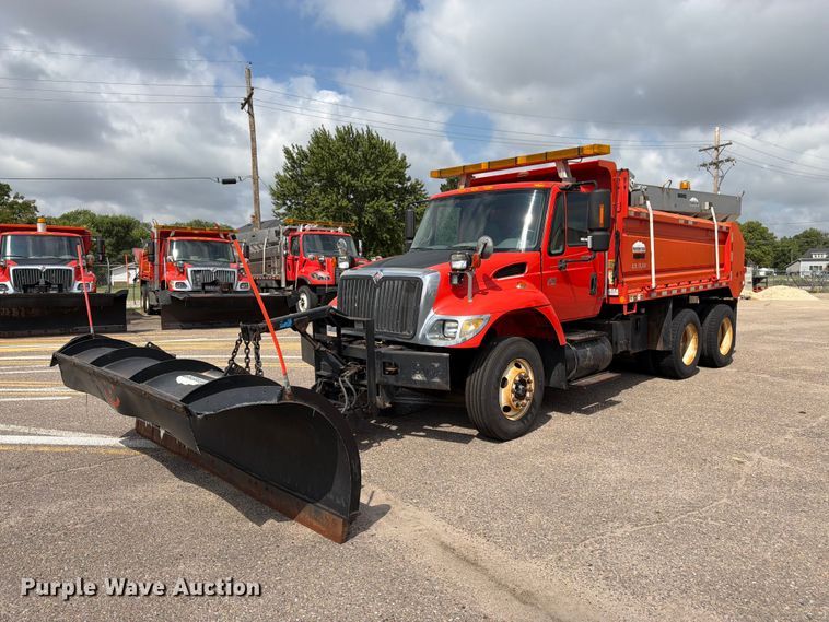 2007 International 7400 dump truck - DY3315