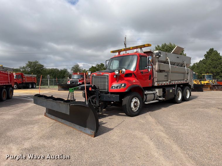 2011 Freightliner M2 dump truck - DY3316