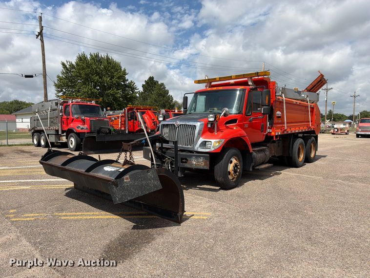 2007 International SF525 dump truck - DY3317
