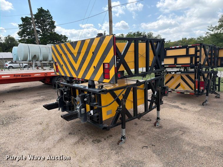 Trinity Highway Products crash attenuator - DY3333