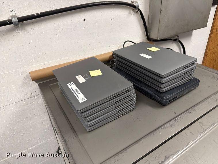 Dell laptops (10) laptops - DY3339