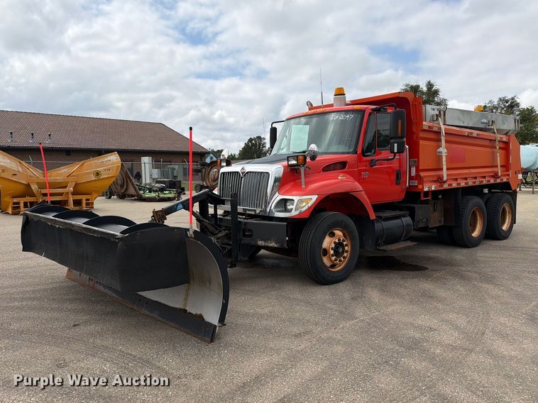 2007 International 7400 dump truck - DY3368