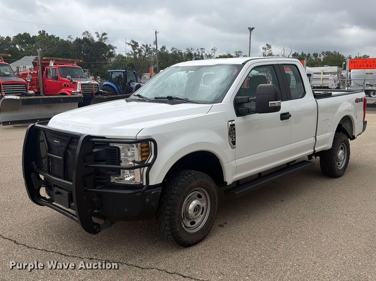 2019 Ford F250 Super Duty Ext. Cab pickup truck - DY3372