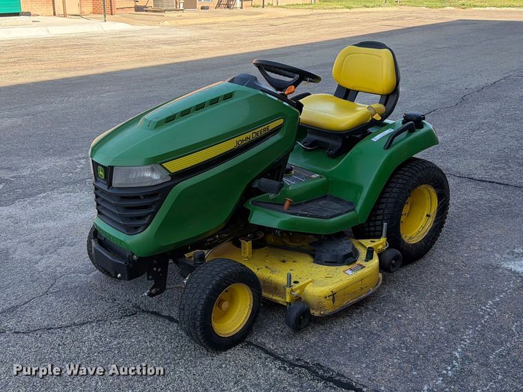 2017 John Deere X570 lawn mower - DY3391
