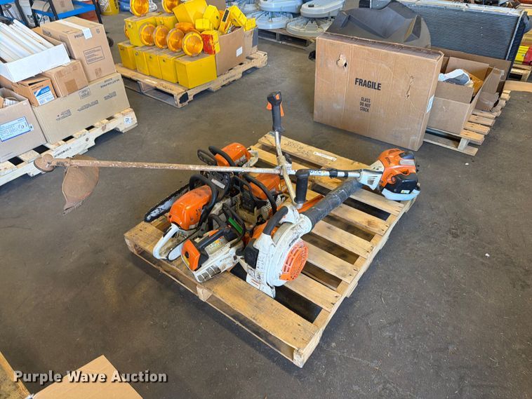 Lawn equipment - DY3396