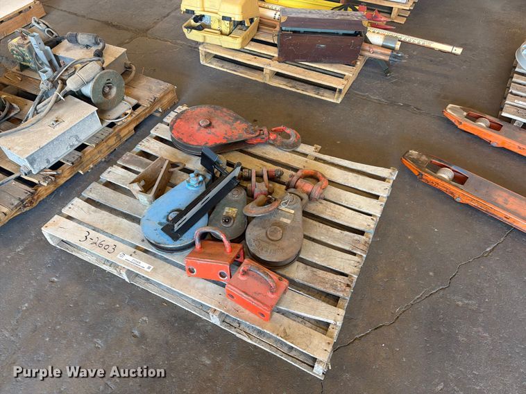(4) crane blocks - DY3406
