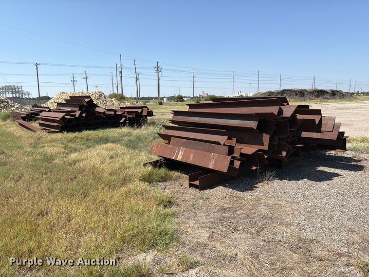 Approximately 136 I-beams - EP7585