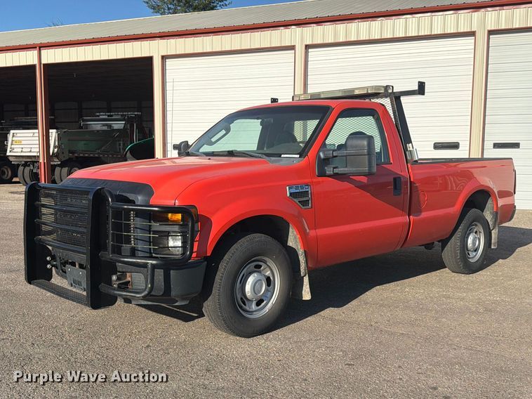 2010 Ford F250 Super Duty pickup truck - EP7592