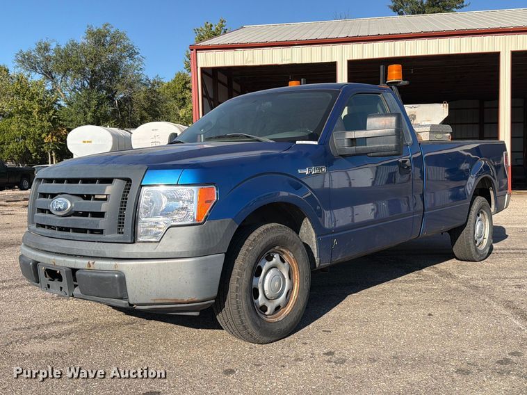 2010 Ford F150 pickup truck - EP7597