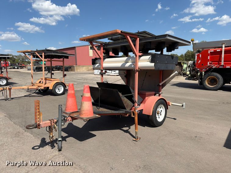 2004 Ver-Mac ST-4825 arrow board trailer - EP7611